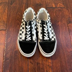 Black and white checkered vans size 9.5 womens 8 in mens